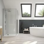 Niebanalna łazienka na poddaszu wg SANPLAST SA